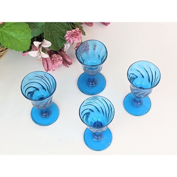 Set of 4 Cobalt Blue Stemmed Aperitif Liqueur Glasses | Vintage Cocktail Glasses - Picture 2 of 10
